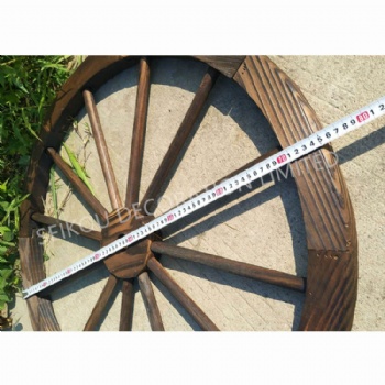 Decorative Wooden Wagon Wheel for Garden
